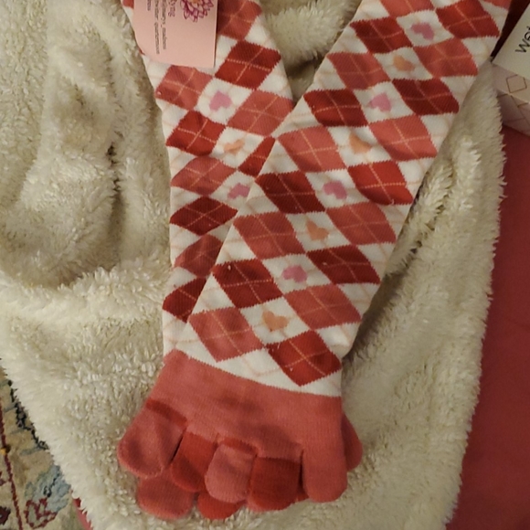 The Boutique of Mary's MaDNess Accessories - Womens new Toe socks so much fun ! New in pink 💗